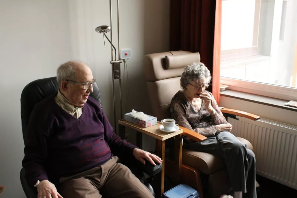 Primary care facility for seriously ill patients | Elderly couple